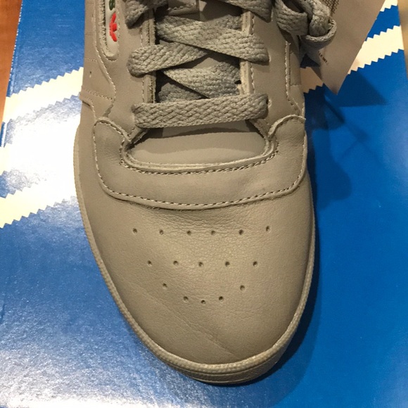 Grey Yeezy Powerphase - Picture 3 of 7